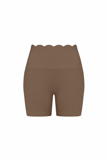 High-Waist Scallop Scrunch Short