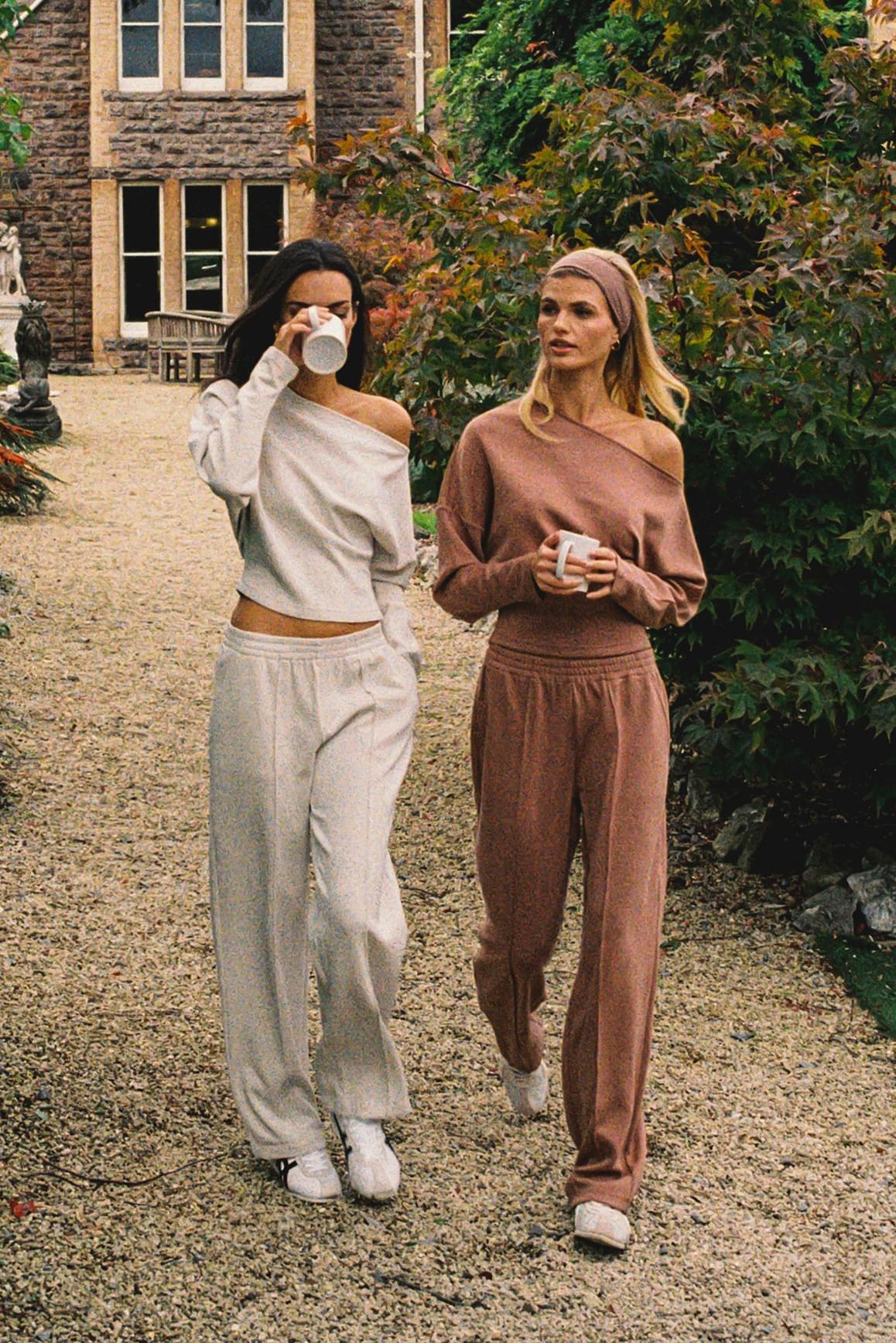 Ease Wide Leg Pant