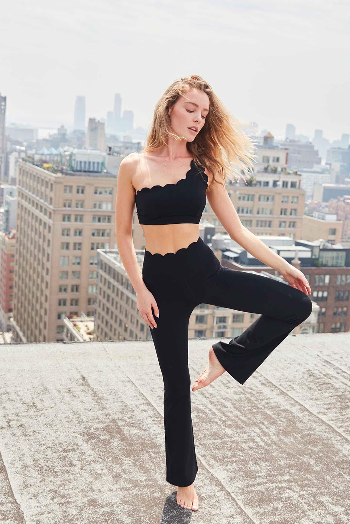 Dynamic One Shoulder Sports Bra & High-Waist Flare Legging