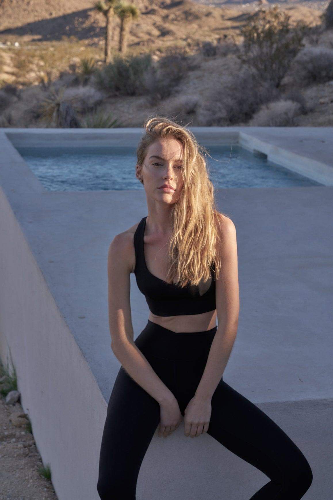 Sweetheart Bra Tank & V-waist Yoga Legging