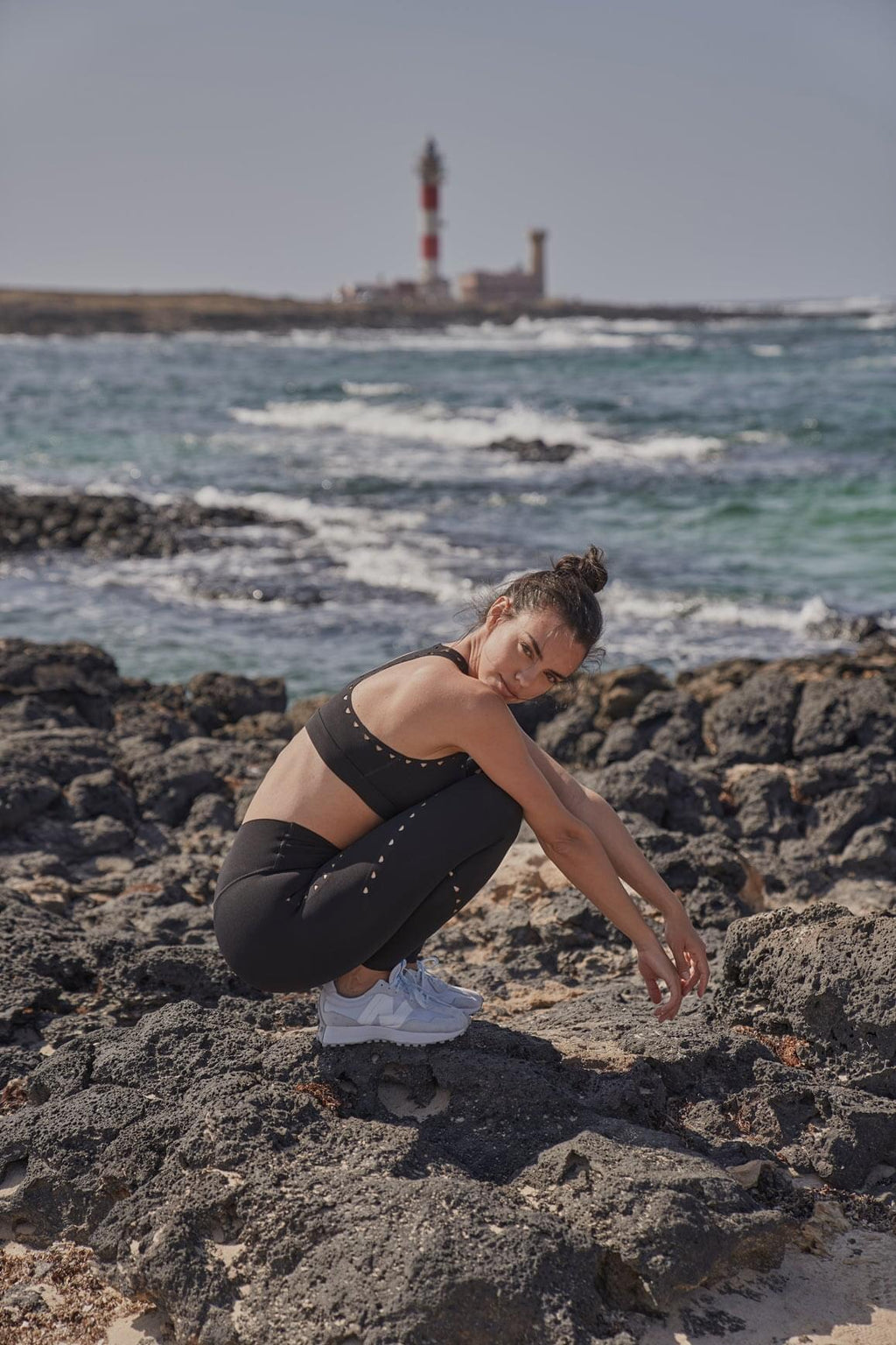 Racerback Laser Cut Sports Bra & V-waist Laser Cut Sports Legging