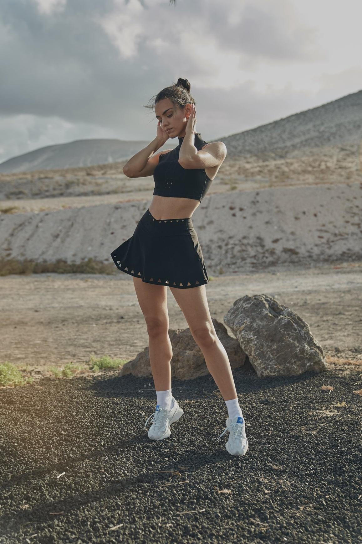 High Neck Laser Cut Leisure Bra & V-waist Laser Cut Tennis Skirt