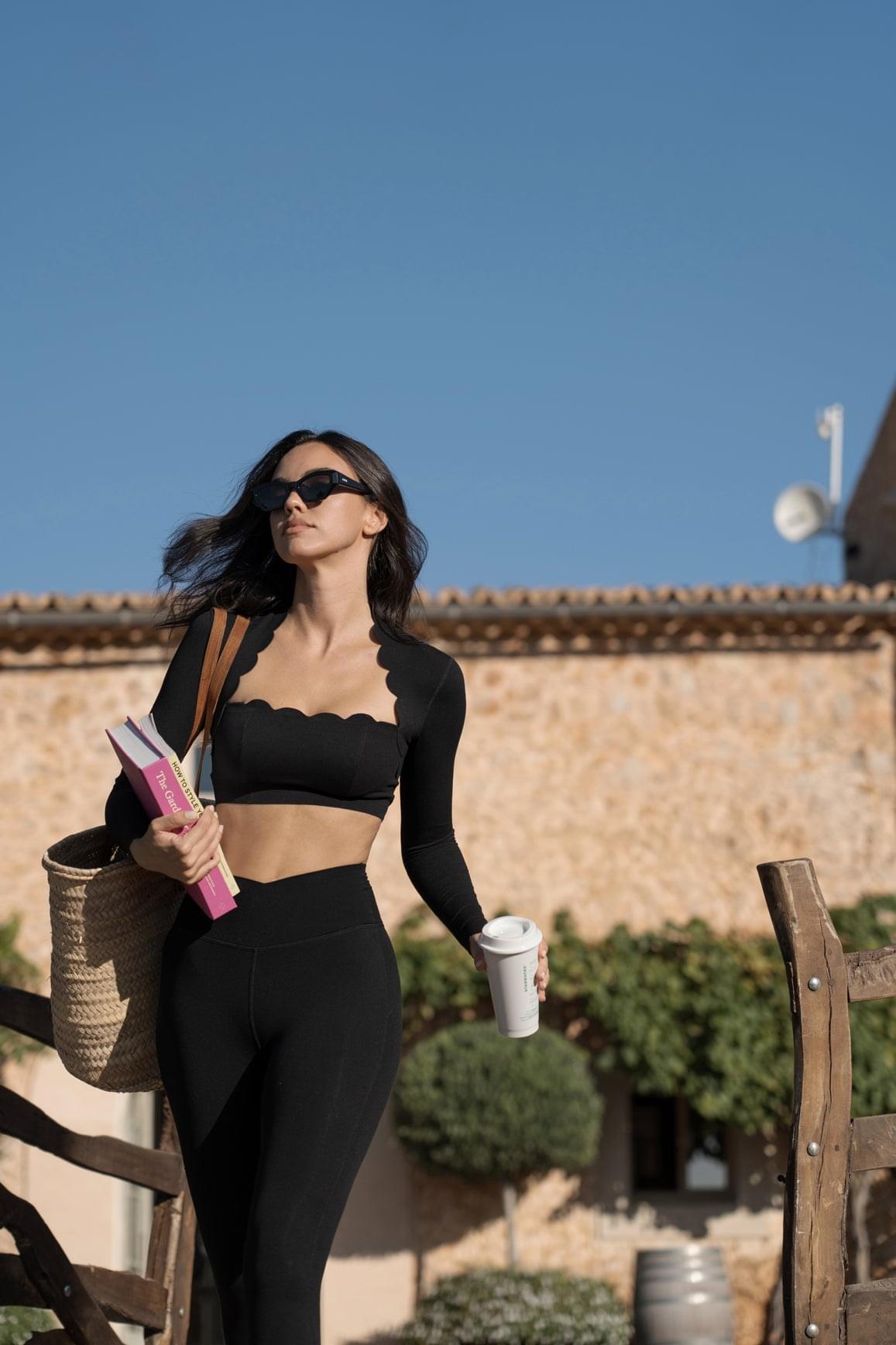 Scallop Cropped Long Sleeve Top & V-waist Yoga Legging