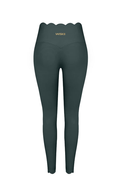 High-Waist Scallop Scrunch Legging