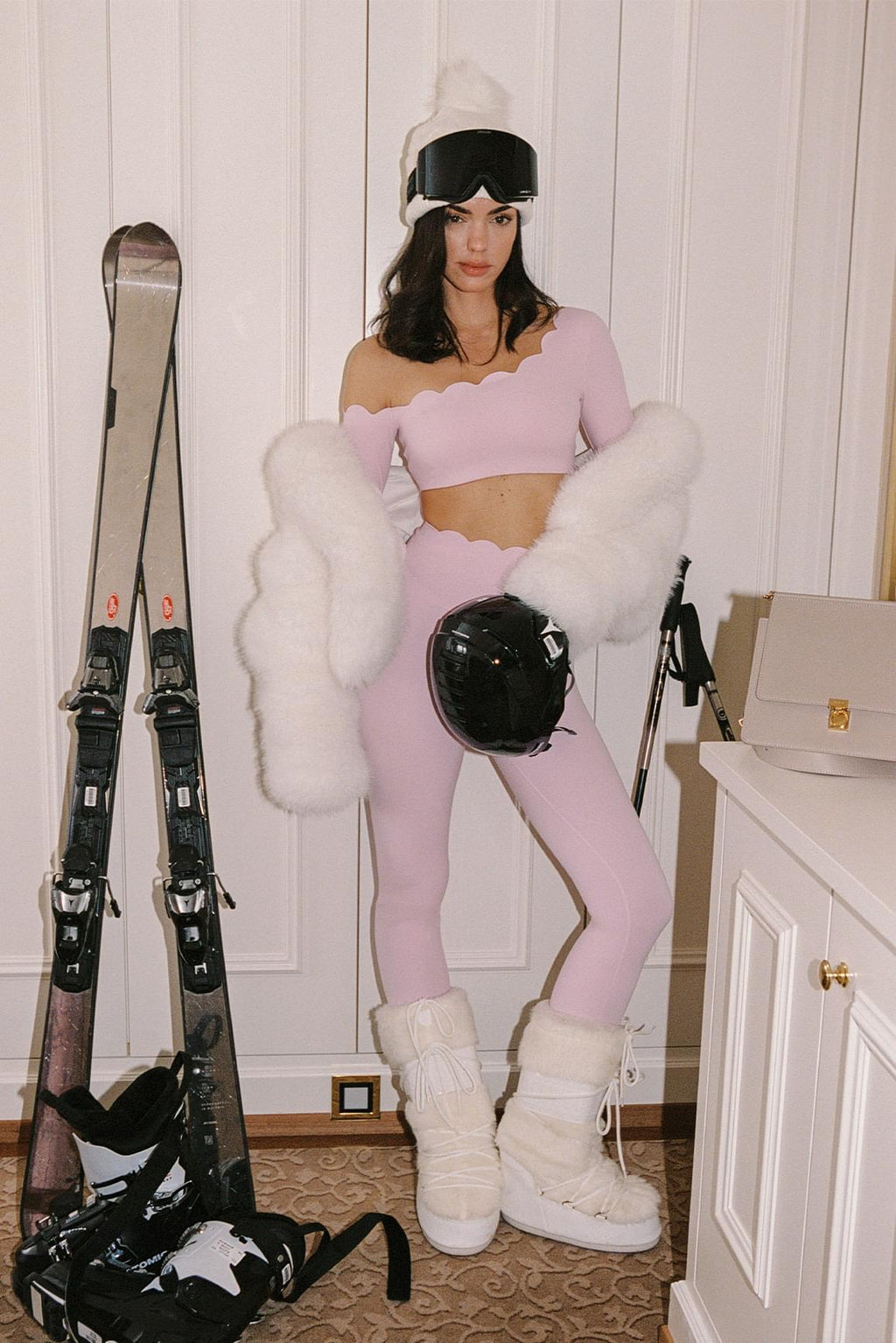 One-shoulder Scallop Long Sleeve Crop Top & High-Waist Scallop Scrunch Legging