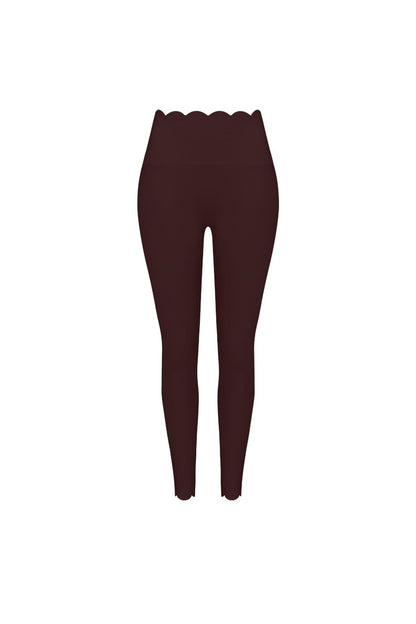 High-Waist Scallop Scrunch Legging