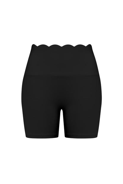 High-Waist Scallop Scrunch Short