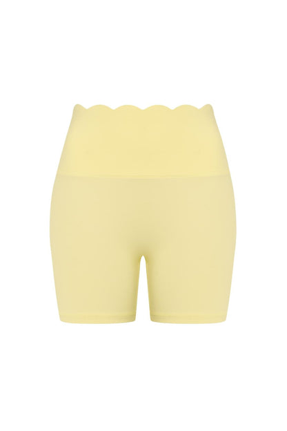 High-Waist Scallop Scrunch Short
