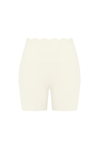 High-Waist Scallop Scrunch Short